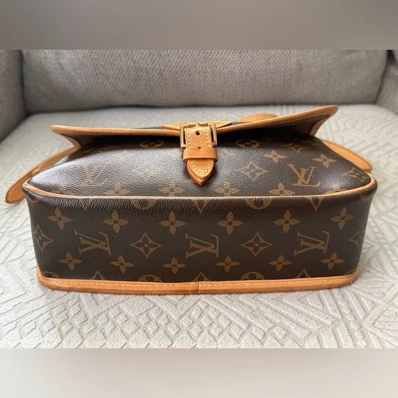 Louis Vuitton Sologne Crossbody Monogram Canvas Authentic - Picture 4 of 13